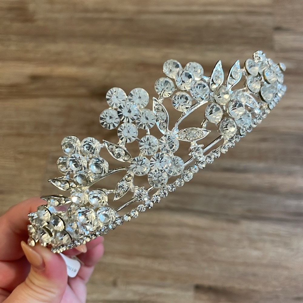 NWT Silver Rhinestone Floral Handmade Wedding Princess Tiara